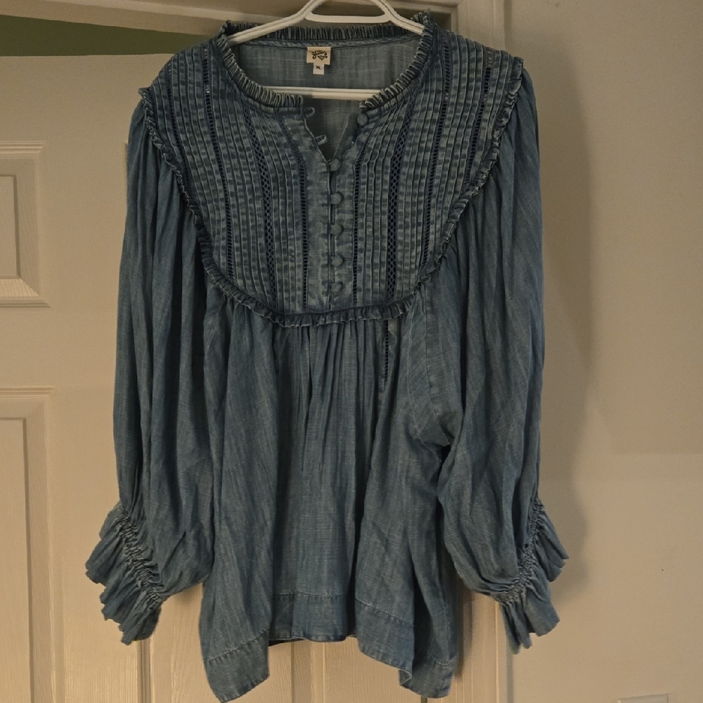 Ivy Jane Chambray Blouse *boutique* - Picture 3 of 3